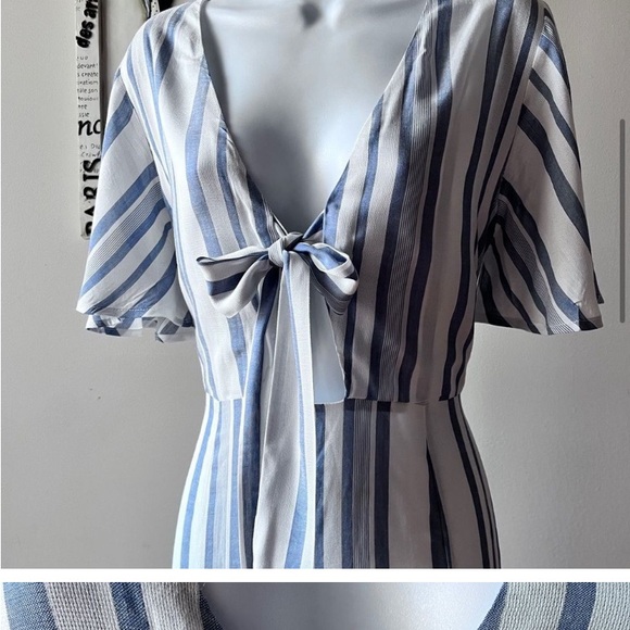 NWOT Lost + Wander Blue White Striped Tie Front Maxi Dress Size L - Picture 3 of 11